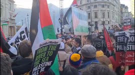 London Protesters get upset as the police try to arrest a man for no reason