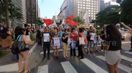 On the afternoon of this Thursday, December 14th, at MASP, on Avenida Paulista São Paulo Brasil at 5pm, another stage of the fight against privatization took place and it was demanded that the proceedings against the activists arrested during the vote tha