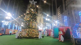 The City Hall of São Paulo inaugurated on Thursday night (14) four villages that are part of the Christmas Festival.
