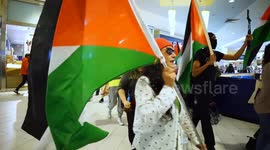 CA: Pro-Palestinian activists disrupt Valley Plaza Mall in Bakersfield