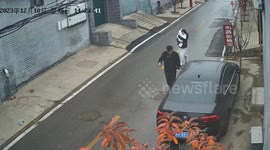 Forgetful husband drives away before wife boards family car with child