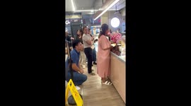 Boyfriend pulls surprise proposal as partner orders coffee