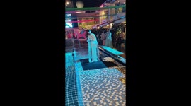 Chef makes awesome ice carving for cruise ship in India