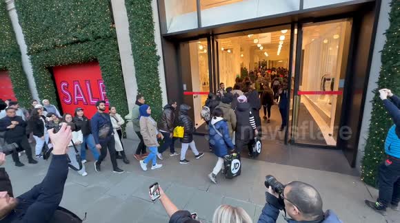 Selfridges opens doors on exceptionally quiete Boxing Day