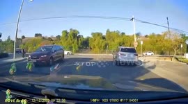 Pedestrian struck at intersection in Guangdong, China