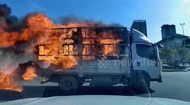 Swift firefighting averts truck blaze in southern China