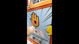 “Human Intelligence”: Shopping Mall's Human Lottery Machine Amazes Onlookers in China