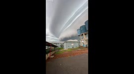 Massive Shelf Cloud Precedes Intense Storm