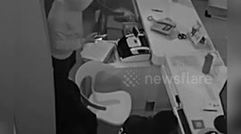 Thieves arrested after stealing few dozen mobile phones from store and dancing in front of cameras