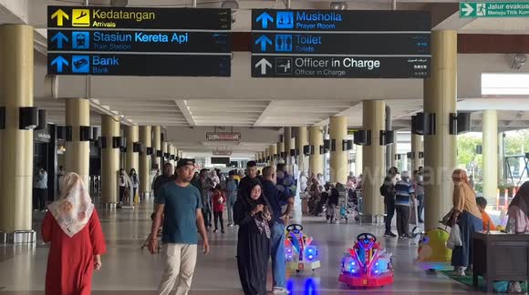 Padang airport closed following Mount Marapi eruption