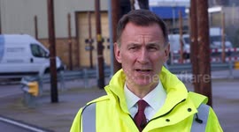 Jeremy Hunt reveals 2% National Insurance tax cut in UK