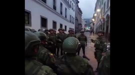 Major inspires troops in Quito showdown against criminal gangs