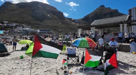 Airborne for Palestine: kite-fliers in Cape Town hoist flags to show support