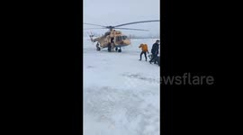 Helicopters race to rescue tourists amid avalanches in Chinese scenic area