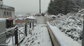 Strong snow disturbance hits central/southern Italy, causing inconvenience to traffic and the population. In the video intense snowfall in Roccaraso.