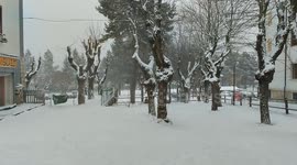 Strong snow disturbance hits central/southern Italy, causing inconvenience to traffic and the population. In the video intense snowfall in Roccaraso.