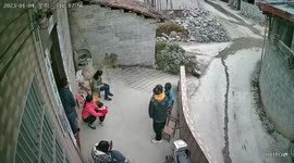 Massive Smoke from Truck Failure Spreads Across Country Lane in China