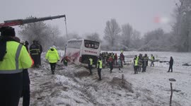 6 killed, 33 injured in bus accident in Türkiye
