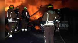 Firefighters Successfully Tackle Scrapyard Blaze in Quart de Poblet, Spain