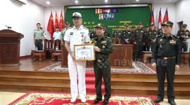 Cambodia awards honorable medals to 4 Chinese military doctors
