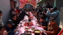 Neighborhood family banquet ahead of Spring Festival held in Nanjing, China