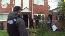 Drug Dealer Attempts Third-Floor Escape from Police Capture in Worcester, UK