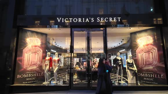 Victoria’s Secret flagship store in New Bond Street finally shuts its doors for the last time