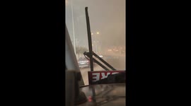 Minibus caught in forest fire in El Olivar, Valparaíso, Chile