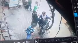 Woman shares CCTV footage of thief stealing very smartly her iPhone in Varanasi, Uttarpradesh