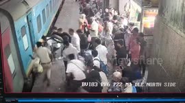Elderly couple dramatically rescued from between a train and the platform at Borivali station