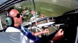 Amazing 360° turn in a mirror formation