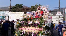 Samoeng's strawberry spectacle: Thai festival celebrates fruit with vibrant parade