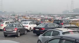 Delhi traffic gridlocked as borders shut to prevent protesting farmers descending on city