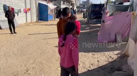 13-year-old Gazan boy becomes only breadwinner in family in Hamas-Israel conflict