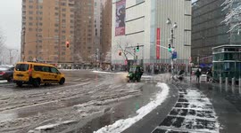 Heavy snow slams the New York and Northeast, Bringing Travel Hazards and Flight Delays.