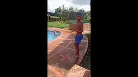 compartiendo una tarde de piscina en vacaciones de fin de año en el eje cafetero en Colombia