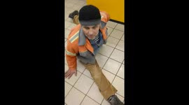 Funny man at the mall, freestyle on the floor