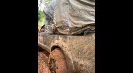 Toyota Hilux conquers muddy ascent in San Lorenzo, Chiriqui