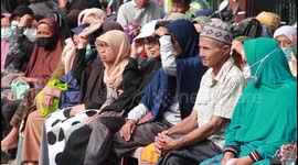 Free lung examinations for residents affected by volcanic ash from Mount Marapi