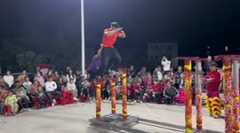 Youngsters show off their lion dance skills in China