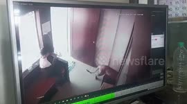 Longer Version: Quick-thinking boy traps leopard after it strayed into office in west India