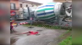 Cement Mixer Involved in Terrifying Incident in Atripalda, Avellino