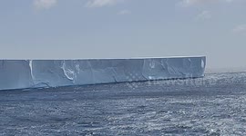GREAT WALL OF ICE WALL IN ANTARTICA WHICH IS A BEAUTIFUL SITE TO SEE.