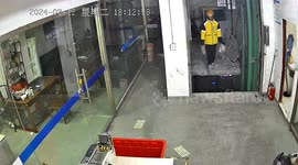 Chinese delivery driver plunges into elevator shaft after misstep