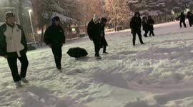 Five Students Slip and Fall Coincidentally in Sanmenxia, China