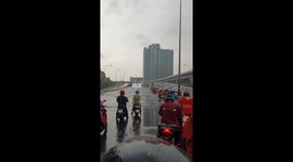 Floods turn flyover into giant aqueduct in Bangkok