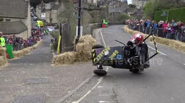 Dramatic crash and suspected broken hand at Soapbox Derby