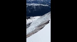 Skiers witness terrifying avalanche up close in France