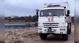 Divers retrieve 19th century cannon in Crimea