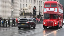 Afternoon Tea Bus Tour Over Westminster Bridge, London, United Kingdom